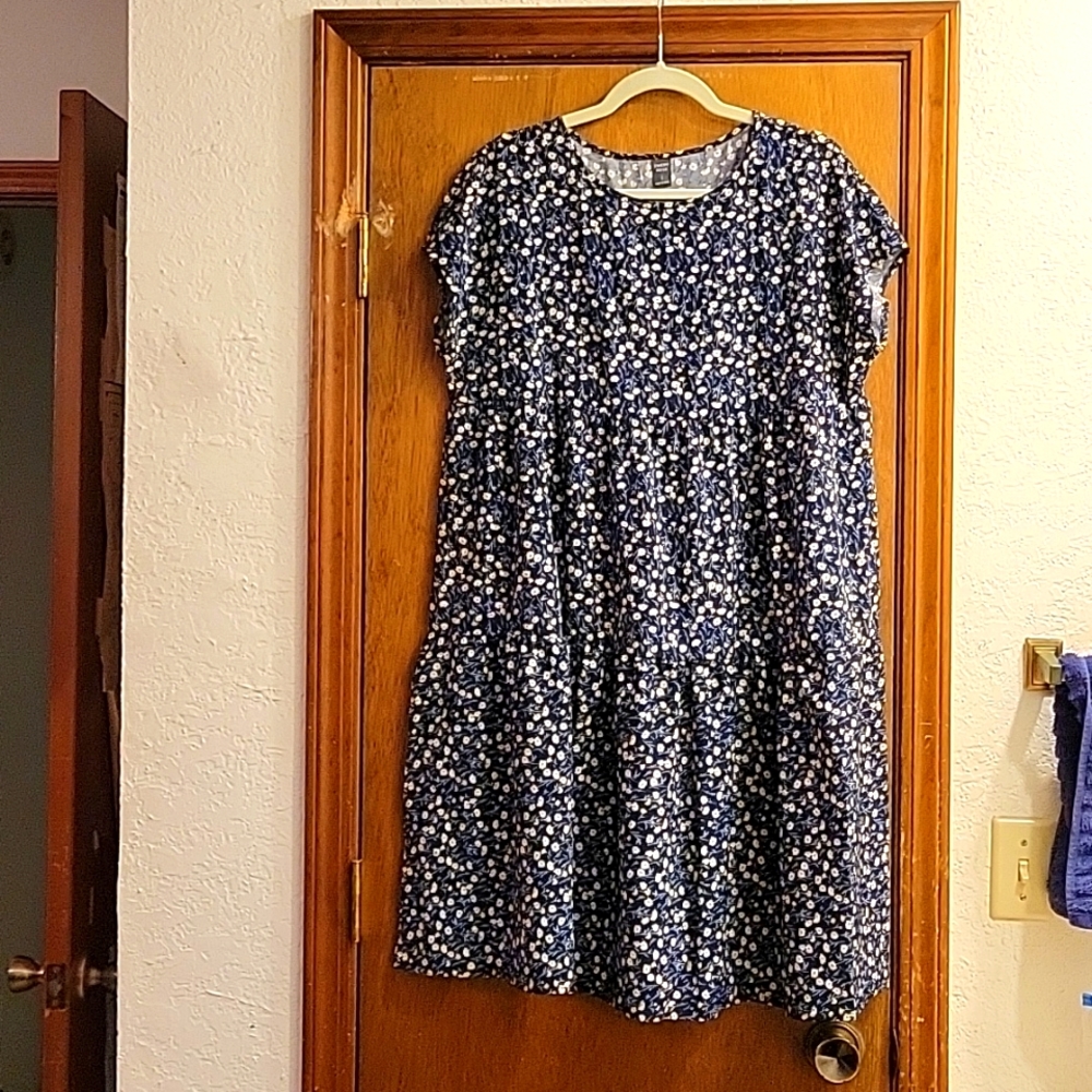 Emery Rose dress - L size - Navy blue floral
